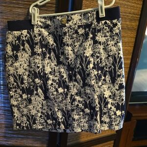 Lee Navy and White Floral Skort